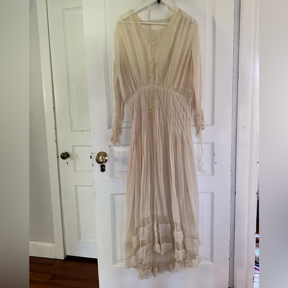 Antique Edwardian lawn dress wedding dress - Picture 10 of 14